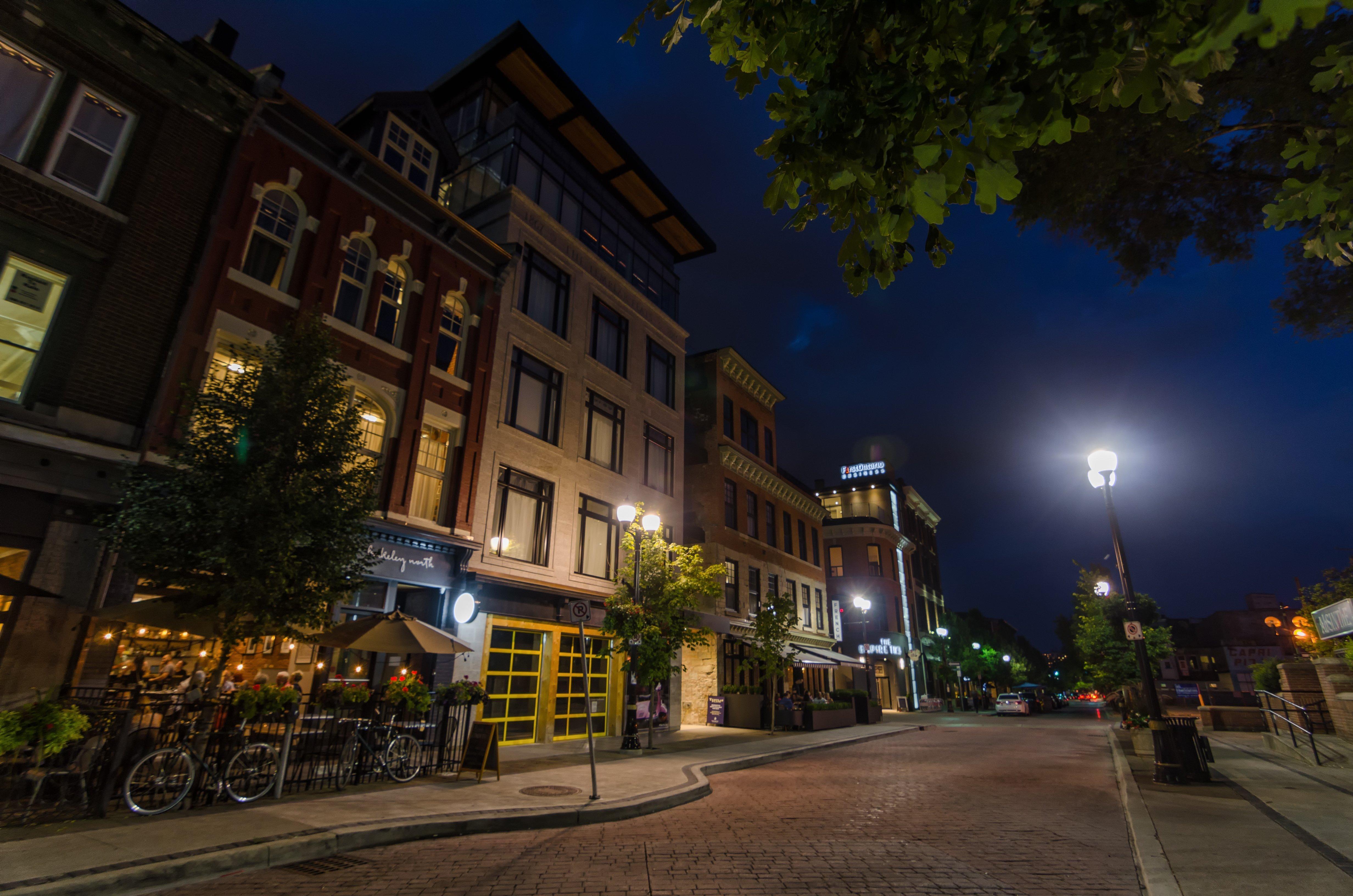 Staybridge Suites Hamilton - Downtown By Ihg Екстер'єр фото