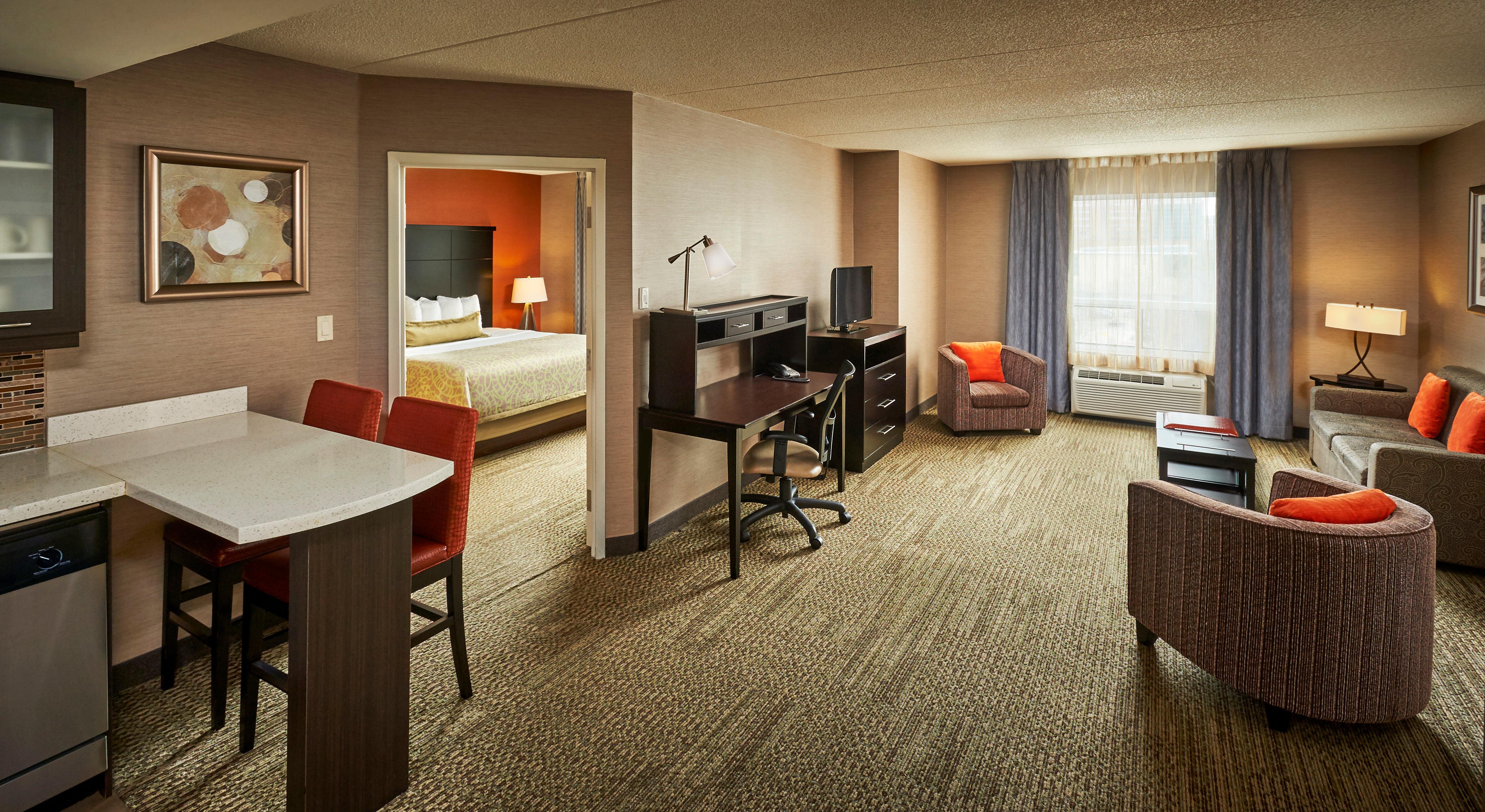 Staybridge Suites Hamilton - Downtown By Ihg Екстер'єр фото